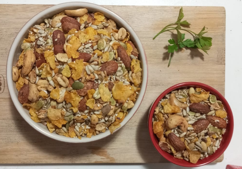 Granola salgada para salada verde